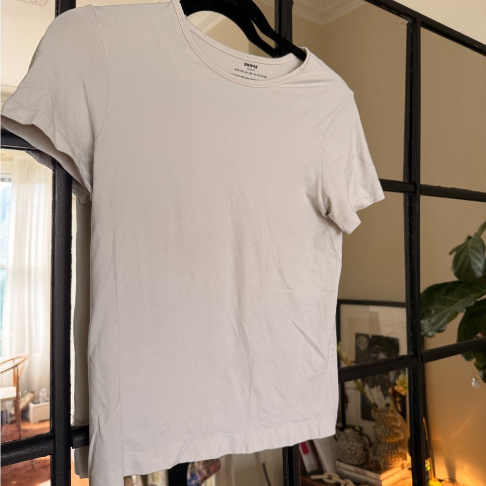 SKIMS Cream Short Sleeve Tee